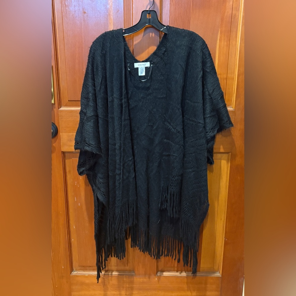 Nine West One Size Raschel Fringe Hem Knit Ruana - Picture 4 of 17